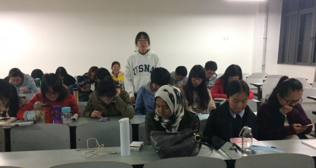 陆炎发言照 陆炎发言照