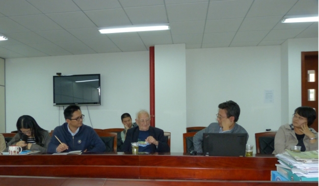 “海草之父”Den Hartog教授来学院开展学术交流 “海草之父”Den Hartog教授来学院开展学术交流