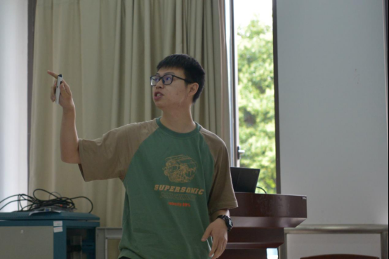太阳集团tcy8722举办第十九期光华研究生学术论坛924 太阳集团tcy8722举办第十九期光华研究生学术论坛924