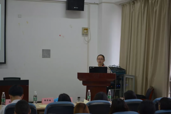招生办赵睿老师介绍学校公司产品与招生政策